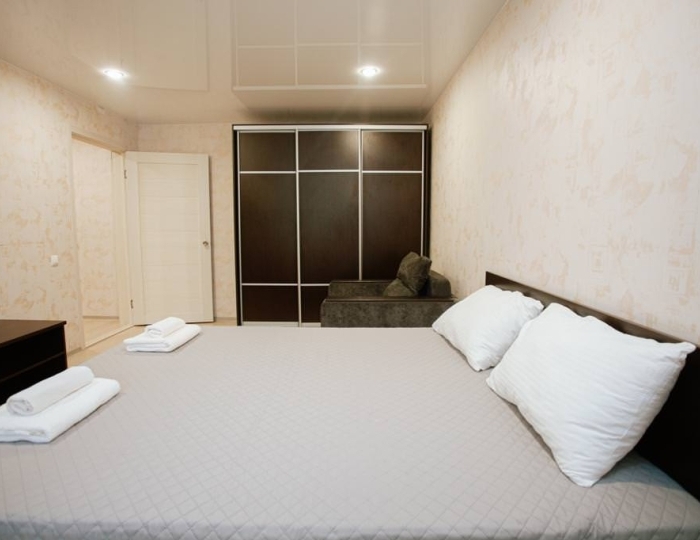 Люкс 4-местный 2-комнатный люкс - Отель «Три Павлина» Гагра